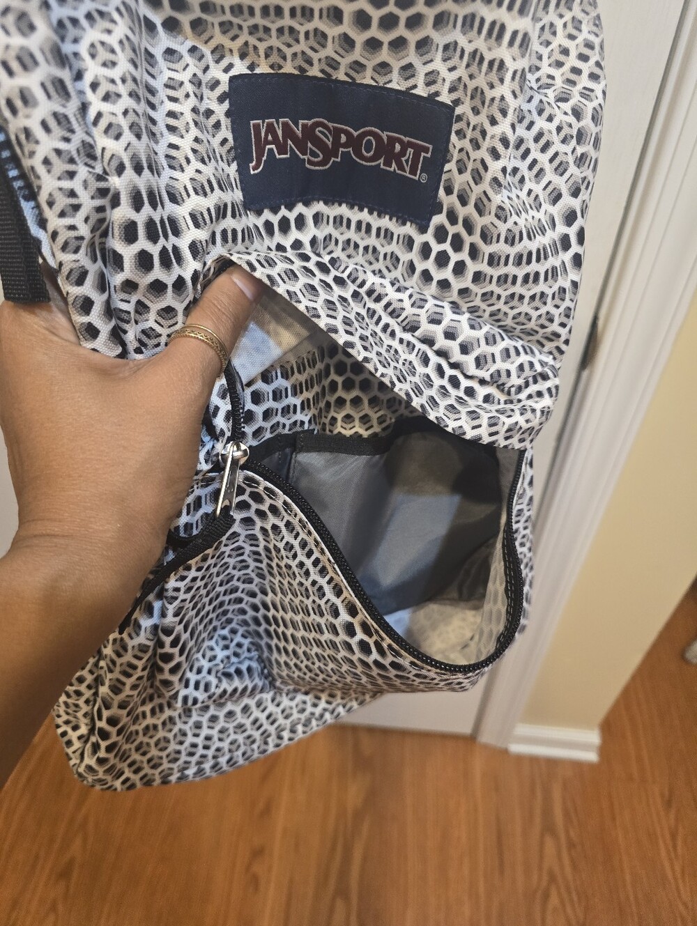New JanSport Unisex SuperBreak Backpack Black/White Urban Optical Colorway - Picture 8 of 8